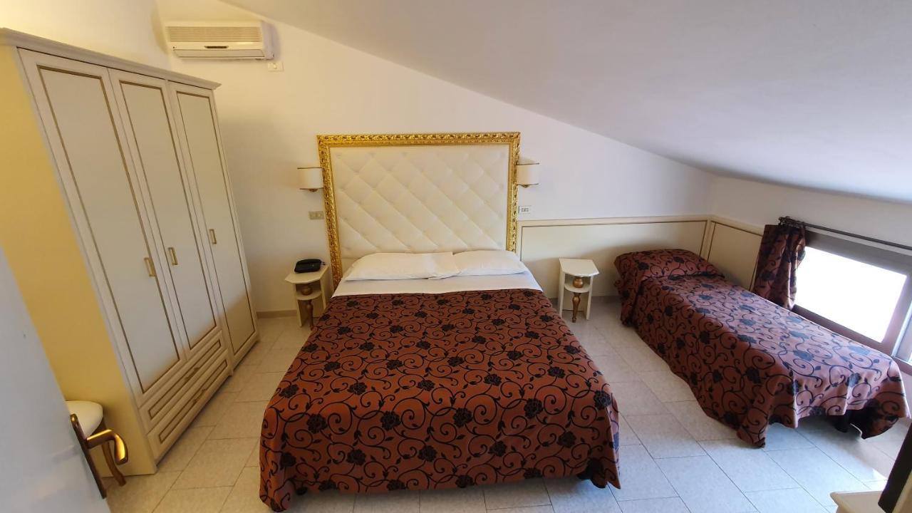 Hotel Rosa Maria Elite Беллария-Иджеа-Марина Номер фото