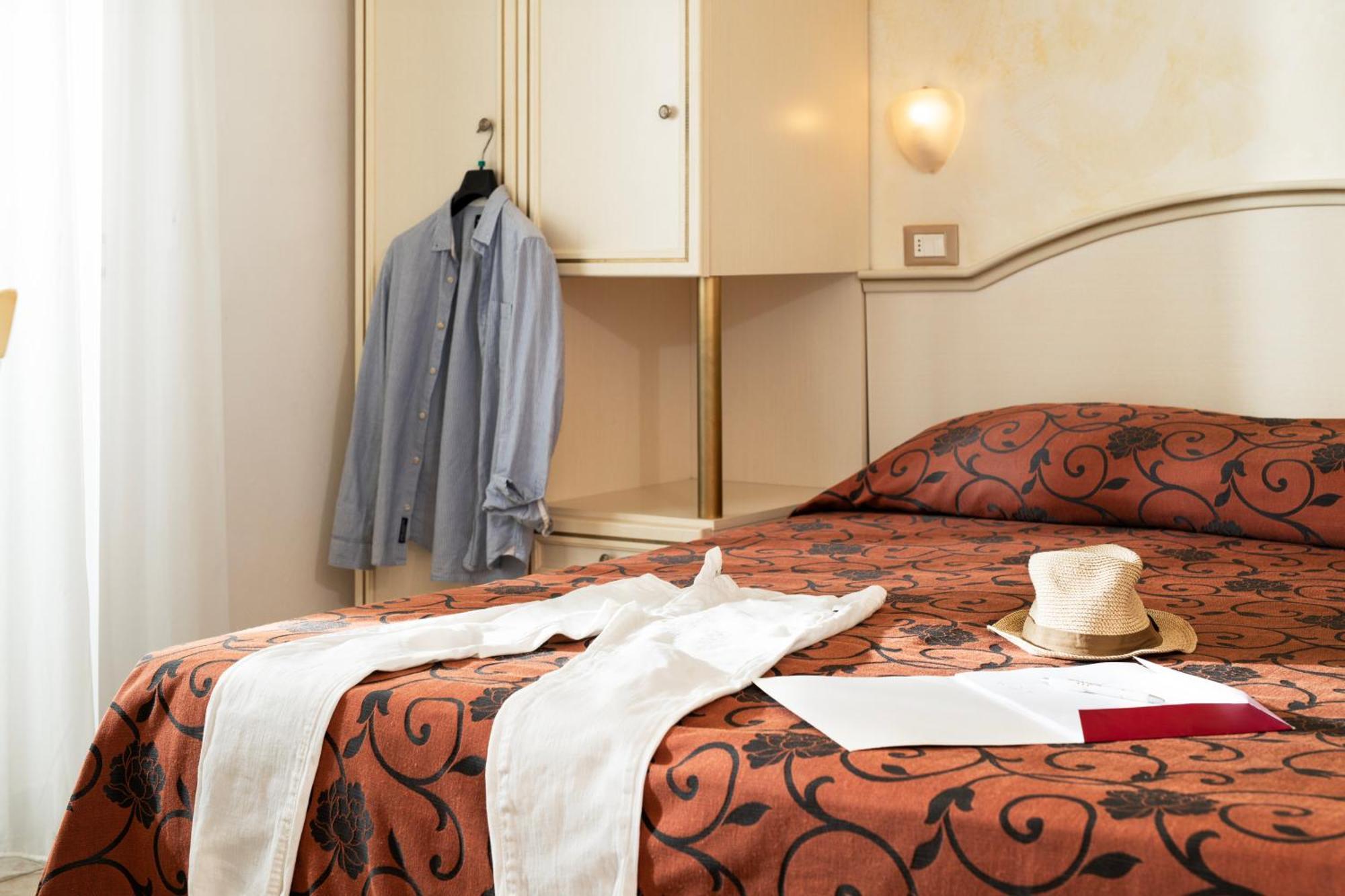 Hotel Rosa Maria Elite Беллария-Иджеа-Марина Экстерьер фото