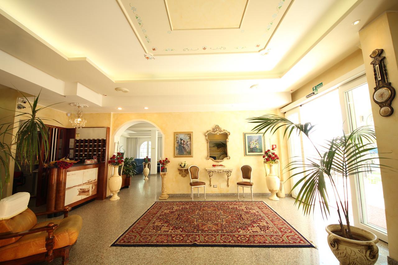 Hotel Rosa Maria Elite Беллария-Иджеа-Марина Экстерьер фото