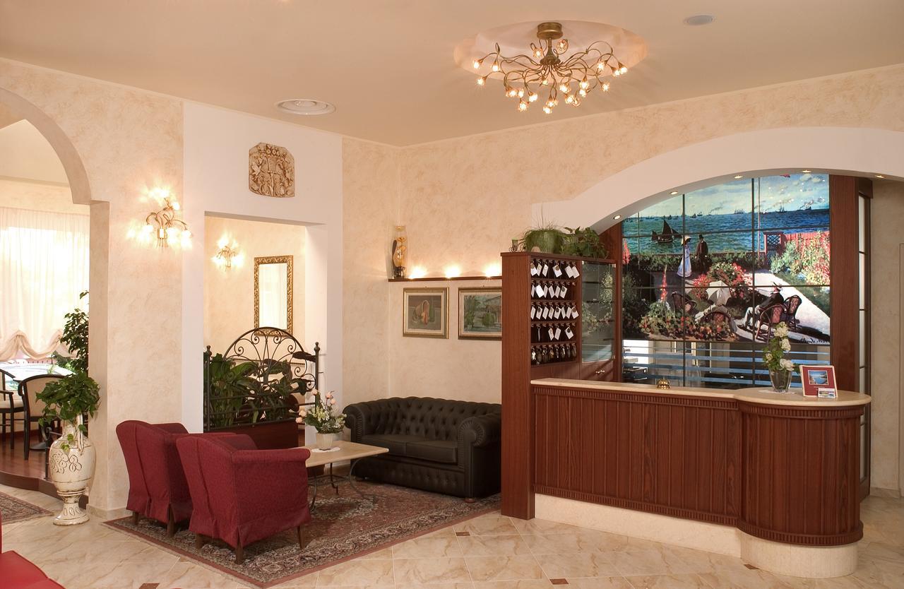Hotel Rosa Maria Elite Беллария-Иджеа-Марина Экстерьер фото